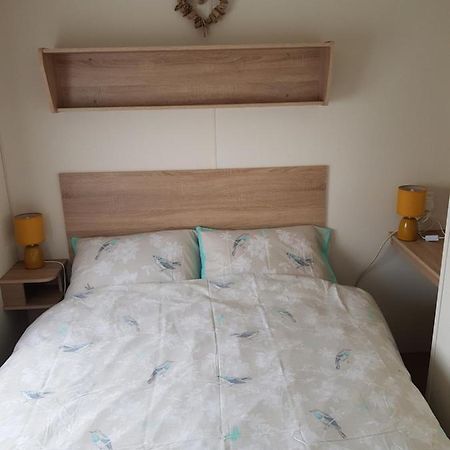 Delta Santana Apartment Looe Ngoại thất bức ảnh