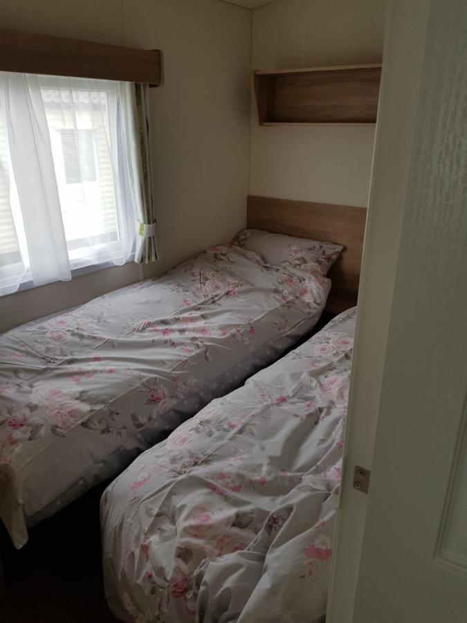 Delta Santana Apartment Looe Ngoại thất bức ảnh