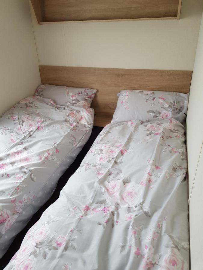 Delta Santana Apartment Looe Ngoại thất bức ảnh